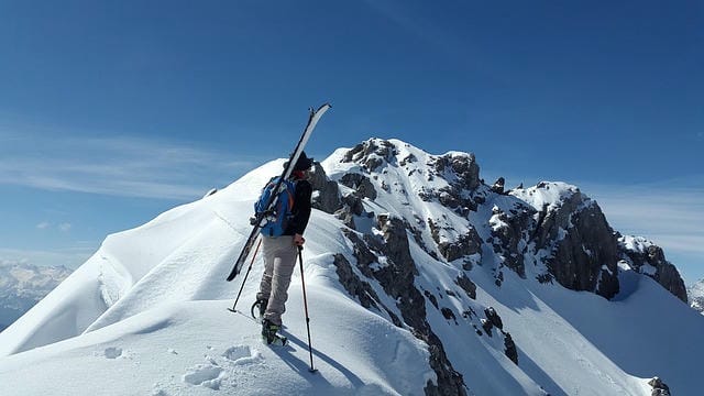 新幹線JRで楽しむスノボ旅行の魅力